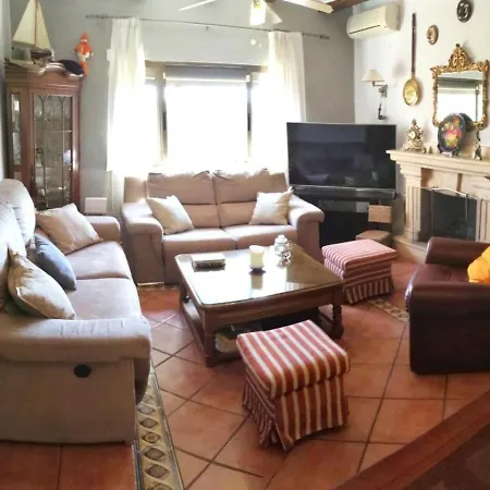 Amplia Y Confortable Villa Alicante